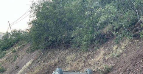 Tunceli’de hafif ticari araç ters döndü: 4 yaralı