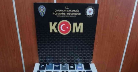 Çorlu’da kaçak telefon ve makaron ele geçirildi