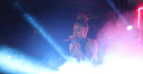 Alman şarkıcı Oceana Alanya’da sahne aldı