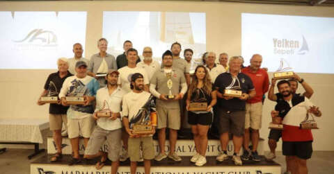 15.Channel Regatta yelken yarışlarının şampiyonları kupalarını aldı