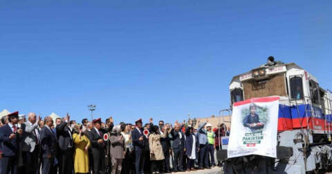 Pakistan’a yardım malzemesi taşıyan "İyilik Treni" Van’dan yola çıktı