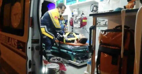 Motosiklet ile otomobil çarpıştı, kaza anı güvenlik kamerasına yansıdı