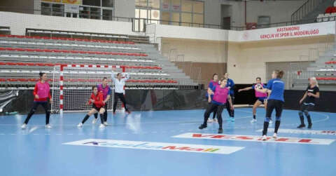 Kastamonu Belediyespor, Şampiyonlar Ligi karşılaşmasında galibiyeti hedefliyor