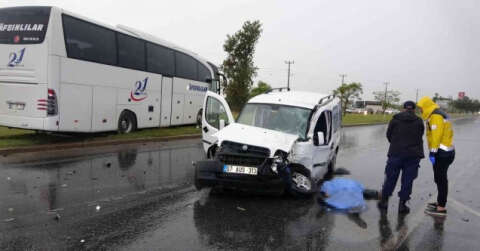 Kırmızı ışık ihlali yapan yolcu otobüsü hafif ticari araca çarptı: 1 ölü, 1 yaralı