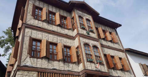 Çatkı sistemi ile inşa edilen tarihi Safranbolu evleri depreme en dayanıklı evler olarak örnek gösteriliyor