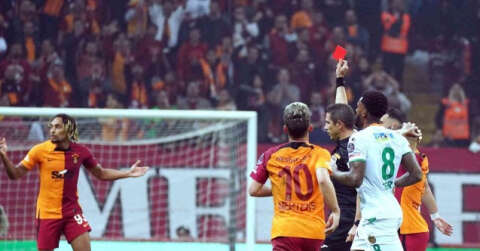 Sacha Boey, kırmızı kart gördü