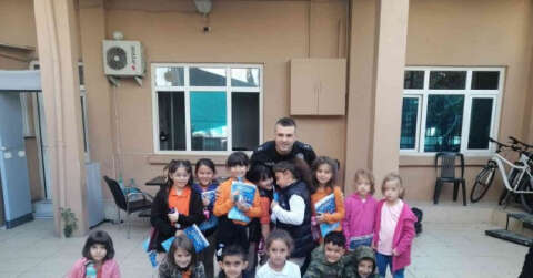 Adalar’da minik öğrenciler ile polis ‘el ele’