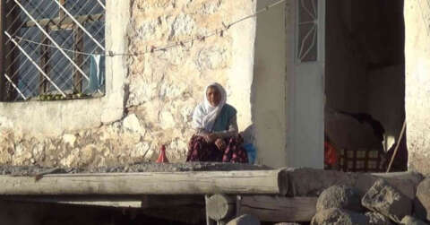 104 yaşındaki Gülizar teyzenin eş özlemi