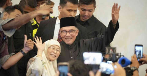 Malezya’nın yeni Başbakanı Enver İbrahim yemin etti