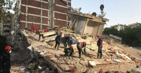 Depremde 15 kişiye mezar olan apartmanın davasında 1 sanığa tahliye