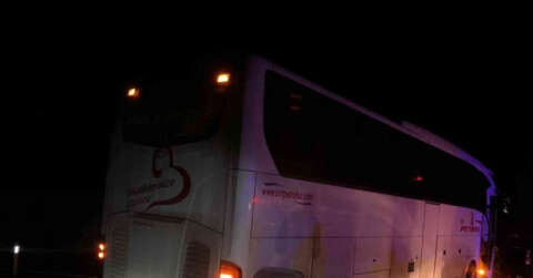 Sivas’ta yolcu otobüsü kayarak yoldan çıktı: 1 yaralı