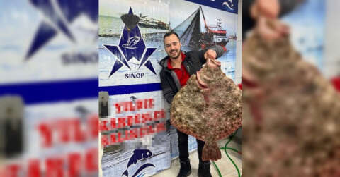 Karadeniz’de avlanan dev kalkan balığı 6 bin TL’ye satıldı