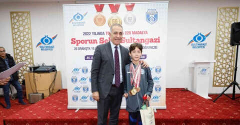 Sultangazi Belediyesi’nin başarılı sporcuları madalyalarla dolu bir yılı geride bırakıyor
