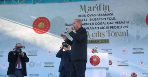 Cumhurbaşkanı Recep Tayyip Erdoğan: “Kardeşliğin şehri Mardin’i sahip olduğu güzelliklerden koparmak için çok uğraştılar. Her türlü fitneyi zulmü denediler. Ama hamdolsun Mardin kim olduğunu unutmadı.”