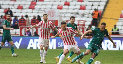 Spor Toto Süper Lig: FTA Antalyaspor: 1 - Giresunspor: 1 (İlk yarı)