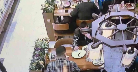 Eyüpsultan’daki restoranda yiyip içip hesabı ödemeden kaçtılar