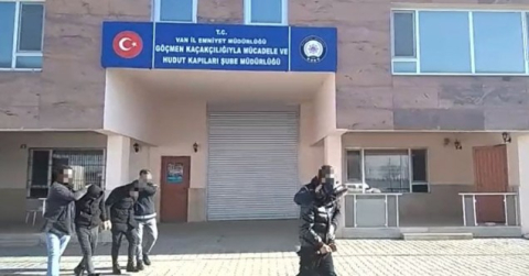 Van’da 2 organizatör tutuklandı