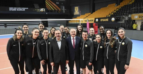 Bakan Kasapoğlu ile Guidetti, Kars’tan gelen kız voleybolcularla buluştu