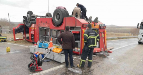 Aksaray’da kazaya yardıma giden itfaiyeciler ölümden döndü