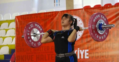 Halterde hedef olimpiyat şampiyonu yetiştirmek