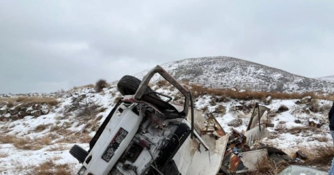 (Düzeltme) Şarampole devrilen kamyonet hurdaya döndü: 1 ağır yaralı