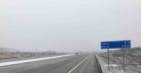 Iğdır’da yoğun kar yağışı: Yollarda görüş mesafesi düştü, uçak seferleri iptal edildi