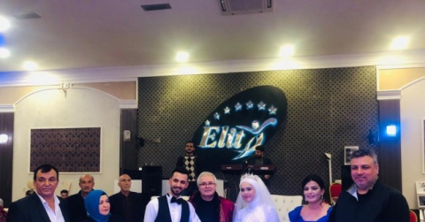 İşitme engelli çift mutluluğa işaret diliyle evet dedi