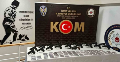 İzmir polisinden yasa dışı silah ticareti operasyonu