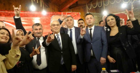 Kozan’da MHP’ye 850 kişi katıldı