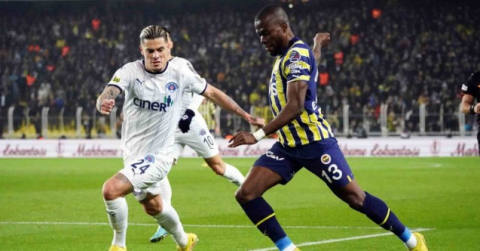 Spor Toto Süper Lig: Fenerbahçe: 2 - Kasımpaşa: 1 (İlk yarı)