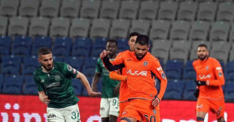 Spor Toto Süper Lig: Medipol Başakşehir: 1 - Konyaspor: 0 (İlk yarı)