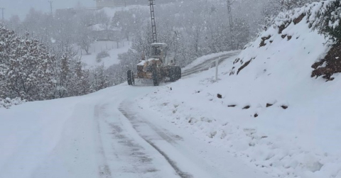 Tunceli’de kapalı bulunan 128 köy yolunda çalışma sürüyor