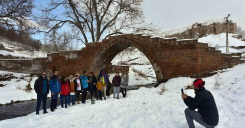 Batman’dan gelip Bitlis’te karın sefasını sürdüler