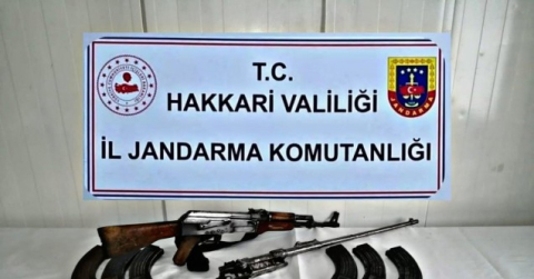 Hakkari’de bir evde silah ve mühimmat ele geçirildi