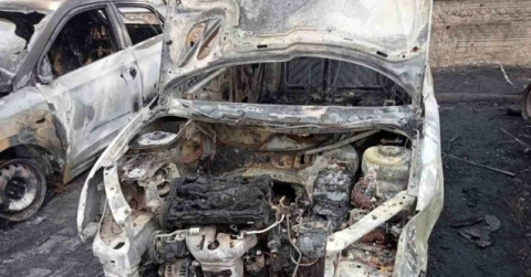 Otomobilin elektrik aksamındaki yangın 5 aracı küle çevirdi