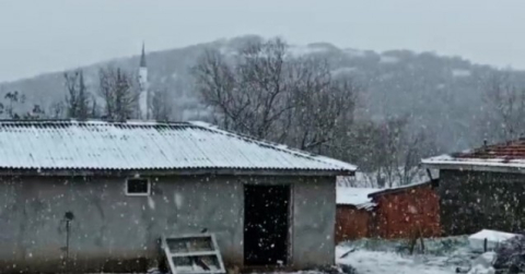 Özlenen kar yurda giriş yaptı: Edirne kısa sürede beyaza büründü