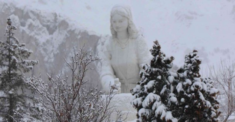 Van’da kar yağışı kartpostallık görüntüler oluşturdu