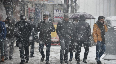 Yüksekova’da yoğun kar yağışı