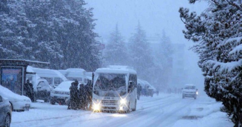 Ahlat’ta yoğun kar yağışı, tüm köy yolları ulaşıma kapandı