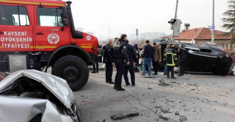 Feci kazada can pazarı: 4 yaralı