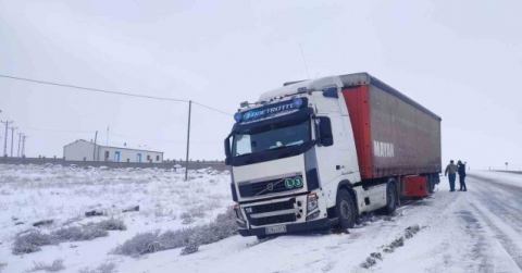 Iğdır’da kar yağışı kazayı da beraberinde getirdi
