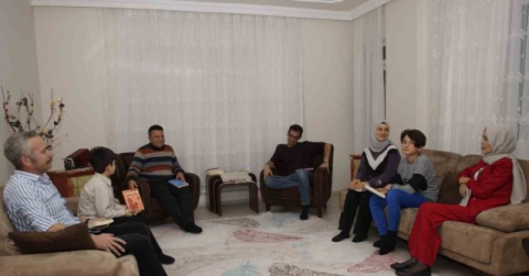 Karaman’da “Çay koy geliyoruz, birlikte okuyoruz’’ projesi