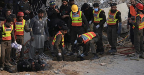 Pakistan’daki cami saldırısında can kaybı 90’a yükseldi