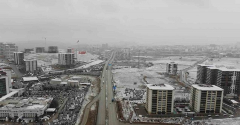 Uzun süredir kuraklık yaşanıyordu, 43 ilin geçiş güzergahına kar yağdı