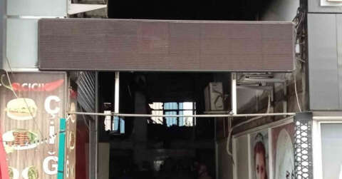 1 buçuk milyon lira değerindeki bilgisayar malzemesi yangında küle döndü