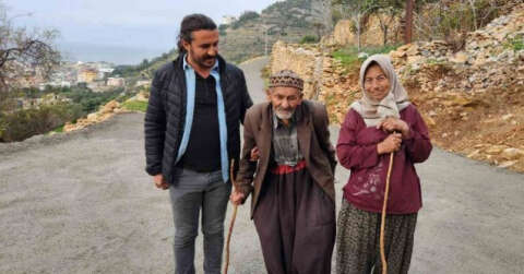 Alanya’da yaşlı çiftin yol sorunu beton dökülerek çözüldü
