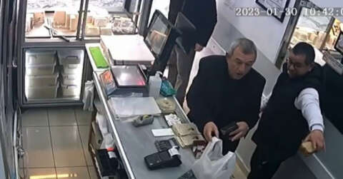 İş yerinde unutulan 40 bin liralık altını sahibine ulaştırdı