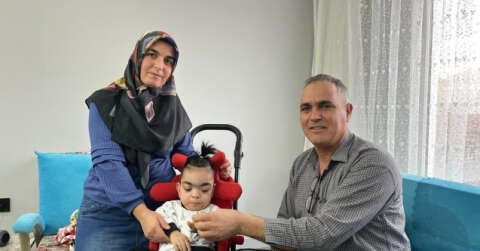 (ÖZEL) Hasta oğlu için diktiği özel kıyafetler ona iş kapısı oldu