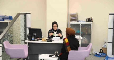 Ailesinden uzakta okuyan öğrencilere bilet desteği