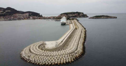 Amasra’da mendirek inşasında sona yaklaşıldı